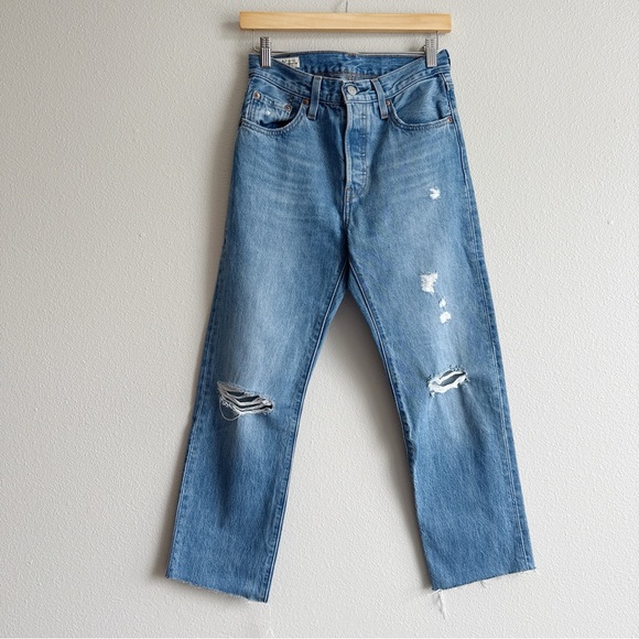 Levi’s 501 High Rise Distressed Straight Leg Cropped Jeans Size 25 - Picture 2 of 9